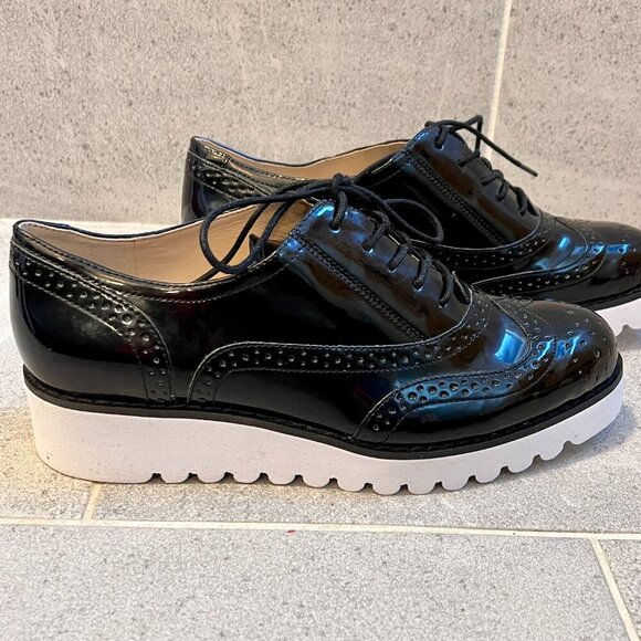 Nine West Woman's Black Patent Brogues with White Rubber Sole Size 7 (NWOT) - Picture 5 of 13